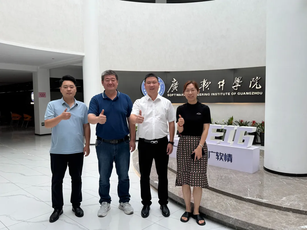 13618